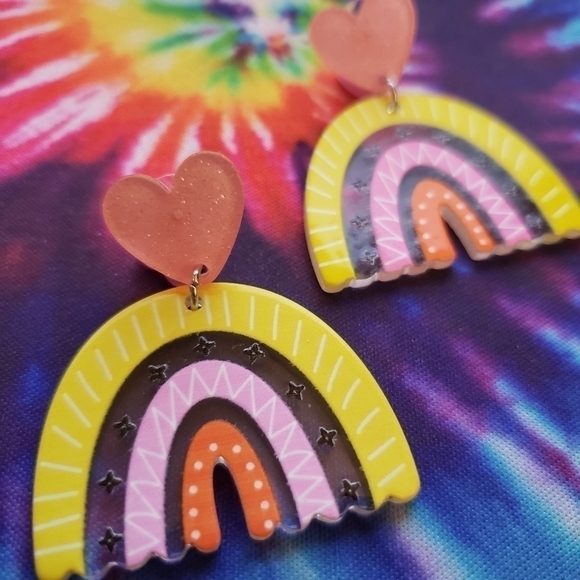 HANDMADE Plastic Acrylic Yellow Pink Orange Heart Boho Rainbow Earrings - Picture 3 of 8
